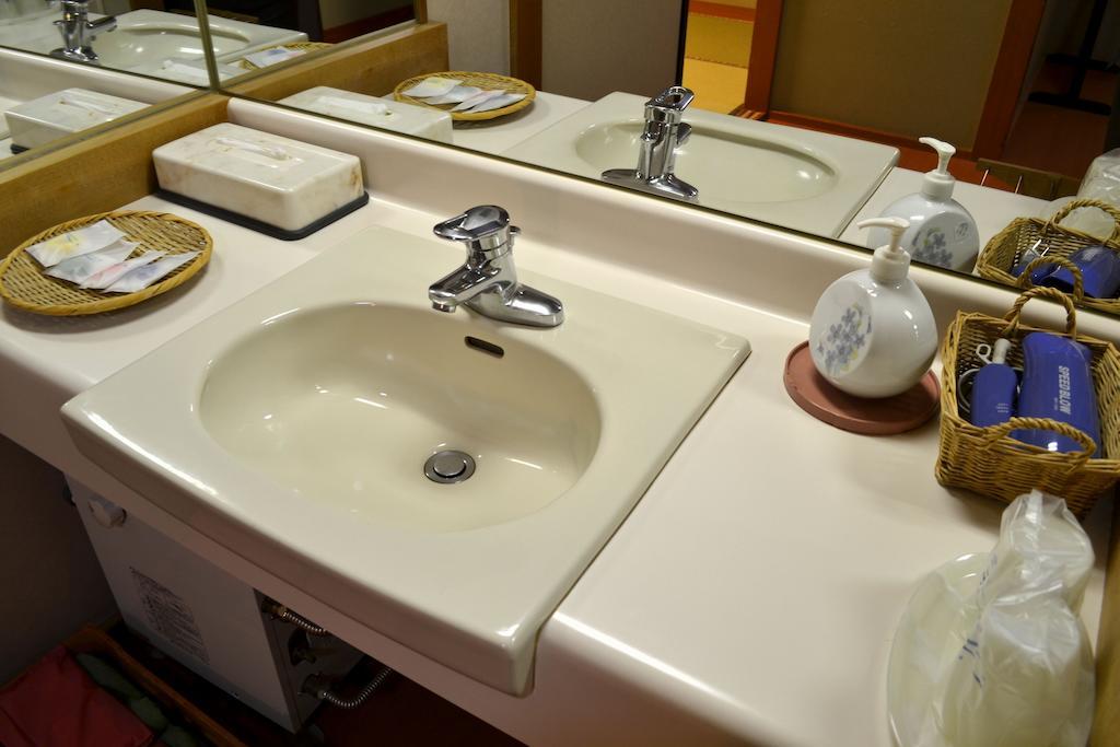 Готель Akita Onsen Plaza Номер фото